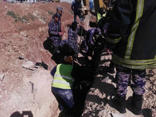 شركة التجمعات الصناعية تشكر نشامى الدفاع المدني لانقاذهم عامل من الموت المحتم .. (صور)