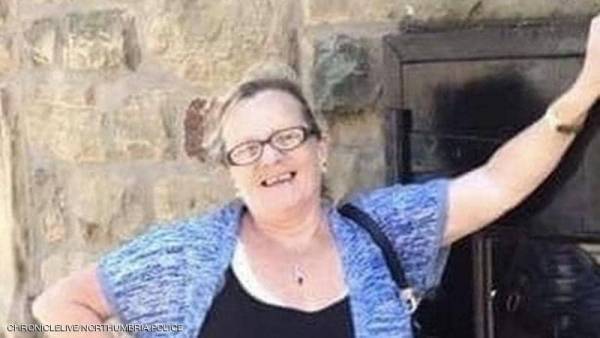 جريمة مروعة.. سيدة تقتل والدتها بطريقة بشعة وتقبّل دماغها