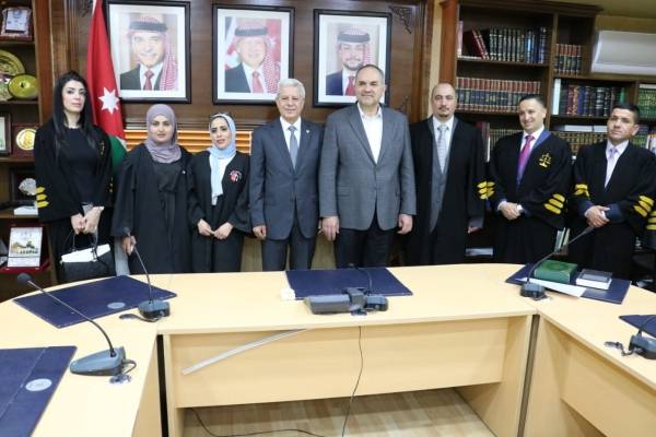 بالصور ... نقيب المحامين يشيد بجهود وزارة العدل المتمثلة بانشاء المركز الشامل للخدمات الحكومية