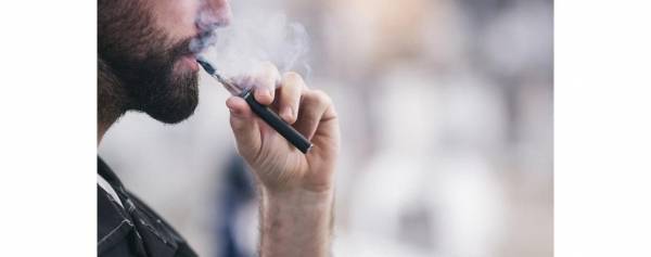 أجهزة التدخين الإلكترونية... قنبلة موقوتة في جيبك