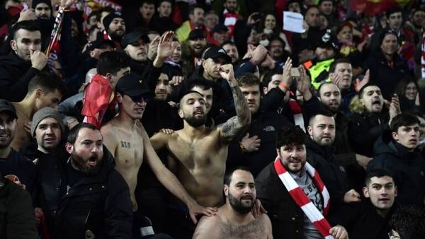 كورونا يفرغ مدرجات الدوري الإنجليزي