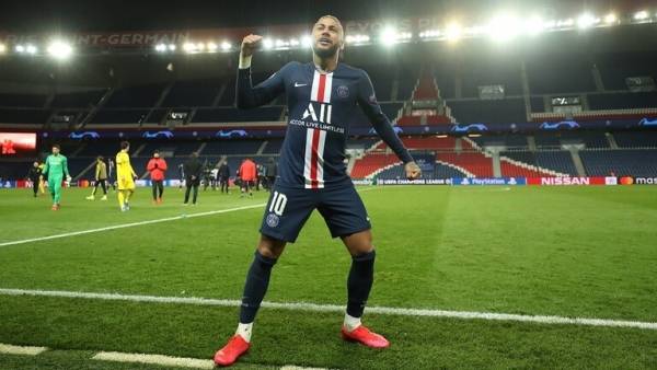 بالفيديو.. نيمار يحيي المدرجات الخالية على خطى رونالدو