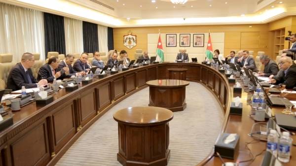 الرزاز يترأس اجتماعا للفريق الاقتصادي خصص لمناقشة آثار كورونا على الاقتصاد