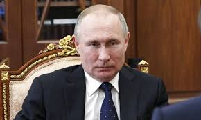 الكرملين يمدد ولاية بوتين لـ«انعدام الاستقرار» بسبب «كورونا»