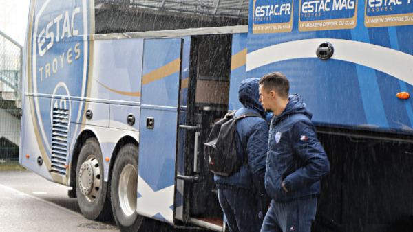 ناد فرنسي يعلن إصابة اثنين من لاعبيه بكورونا