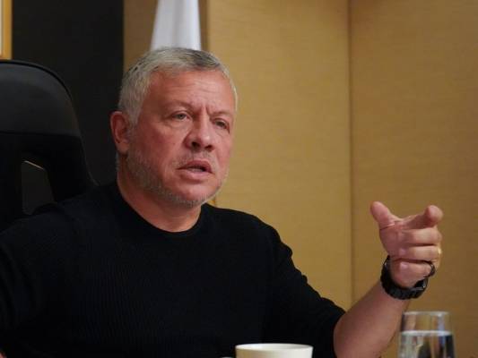 الملك: ما عندي أهم من سلامة المواطن الأردني