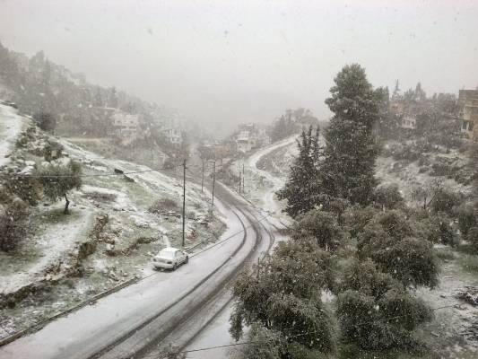 الخميس :كتلة هوائية قطبية المنشأ وشديدة البرودة وثلوج فوق المرتفعات