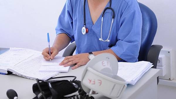 إصابة 4 من أسرة ممرضة البشير بكورونا