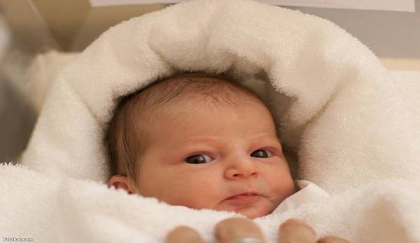 وسط هلع التسوق بسبب كورونا.. امرأة تلد في مركز تجاري