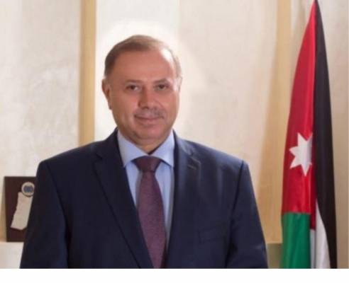 رئيس عمان العربية  يؤكد على الالتزام بعملية التعليم والعمل عن بعد