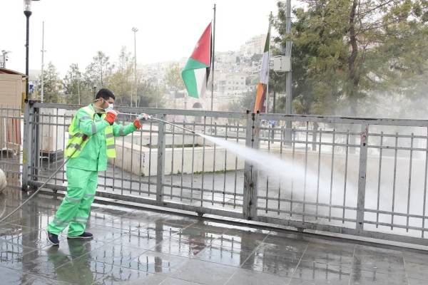 الأمانة تبدأ بتعقيم الأحياء والشوارع الفرعية لمكافحة فيروس كورونا
