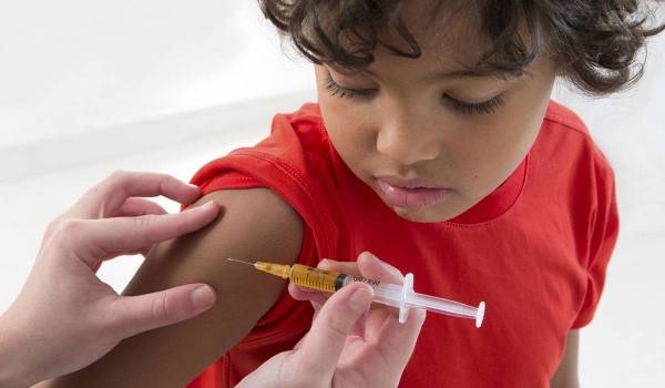 الصحة: لا مشكلة في تأخير تطعيم الأطفال اسبوعين