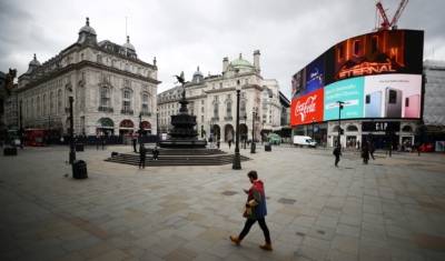 بريطانيا تحث مواطنيها على عدم الذهاب للمتنزهات