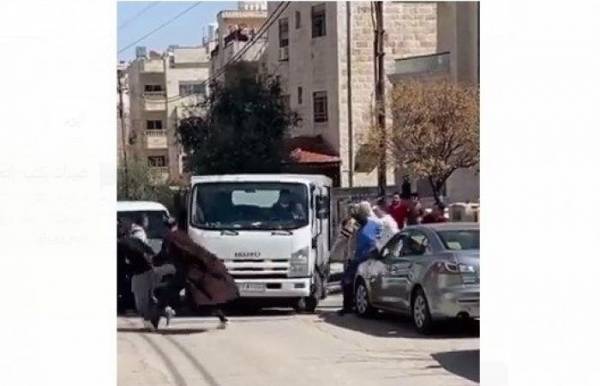 القاء القبض على اربعة اشخاص اعتدوا على مركبة لتوزيع المياه