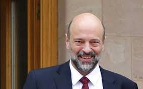 الرزاز للأردنيين: ساهموا في تنظيم الدور