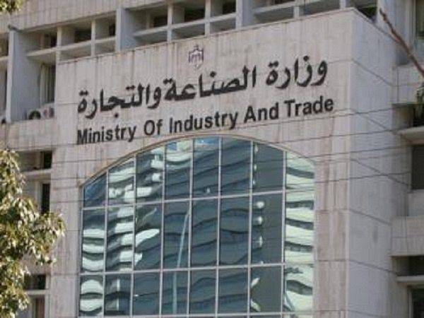 اغلاق 50 محلاً تجارياً لرفعها الأسعار