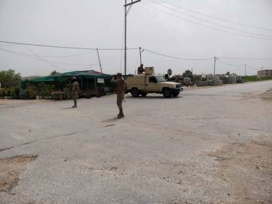 إربد إغلاقات بالسواتر الترابية وسط ترحيب من قبل الأهالي