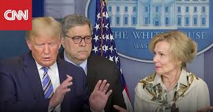 «كان بجوارها».. رد فعل مفاجئ من ترامب بعد إعلان «طبيبة كورونا» ارتفاع درجة حرارتها (فيديو)