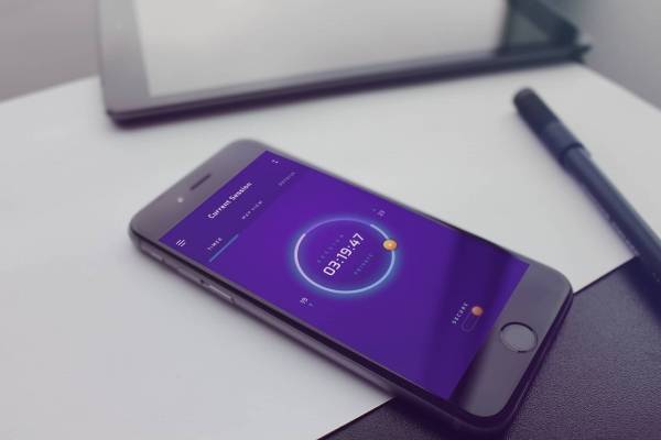 هيئة الاتصالات تحذر من استخدام تطبيقات الفي بي أن