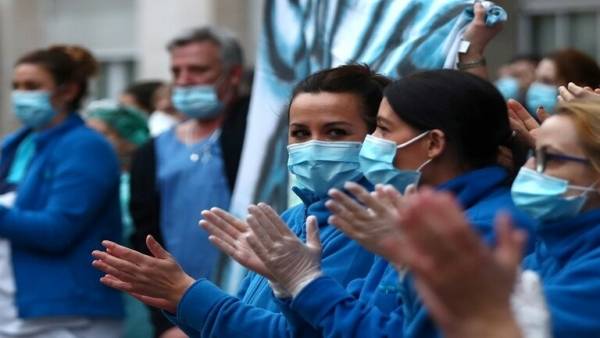 بعد الانهيار ..أخبار مفرحة من إيطاليا بشأن كورونا.. الإصابات ستبلغ الصفر