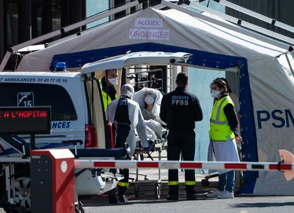 وفيات فيروس كورونا في فرنسا تتخطى ثلاثة آلاف وخبراء يتوقعون أن يبلغ الوباء هذا الأسبوع ذروته في باريس