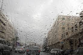 انخفاض ملموس على الحرارة الأربعاء وزخات مطرية