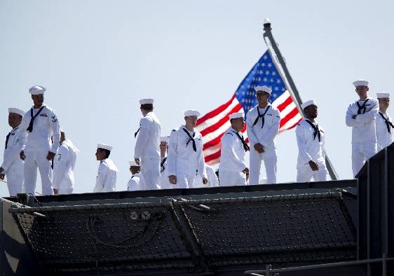 مصدر بالبنتاغون: أكثر من 4000 بحار أمريكي على متن حاملة طائرات مصابون بفيروس كورونا