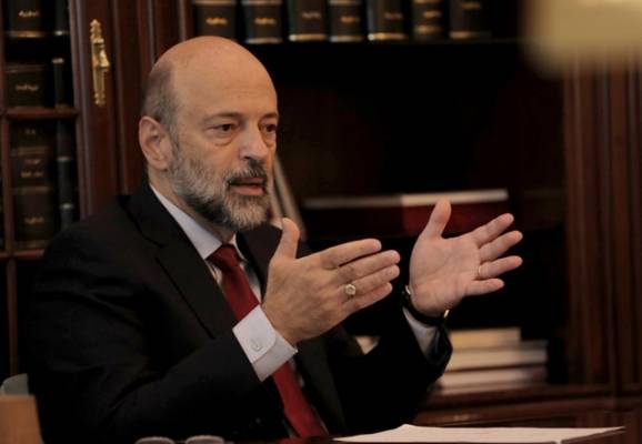 الرزاز يعلق على استقالة وزير الزراعة الشحاحدة