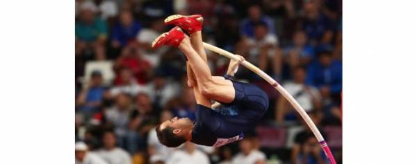 بطل أولمبي فرنسي يمنح نفسه لقبا في منزله