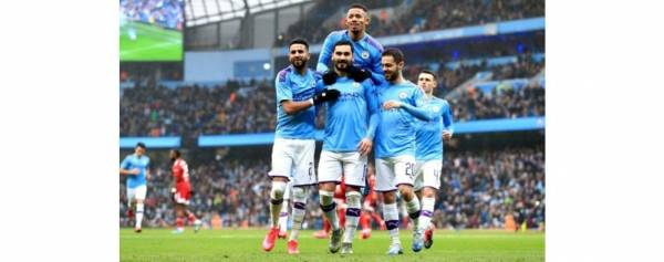 مانشستر سيتي يبعد موظفيه عن جدل أزمة الأجور