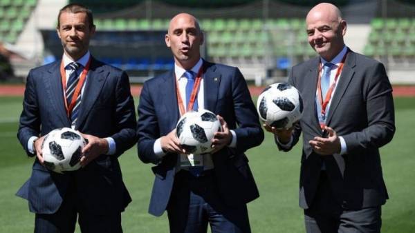 الكشف عن بنود وثيقة الفيفا بخصوص عقود اللاعبين وسوق الانتقالات بعد أزمة كورونا