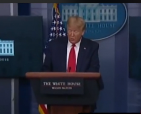 ترامب يهدد بتعليق تمويل الصحة العالمية ويؤكد أن بلاده ستمتلك أجهزة تنفس تفوق حاجتها