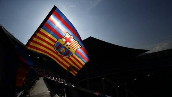 اتهامات بسرقة خزينة نادي برشلونة وتهديد بالقضاء