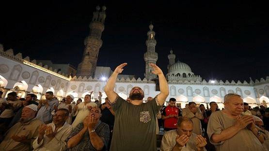 مصر: لا تراويح بوجود كورونا