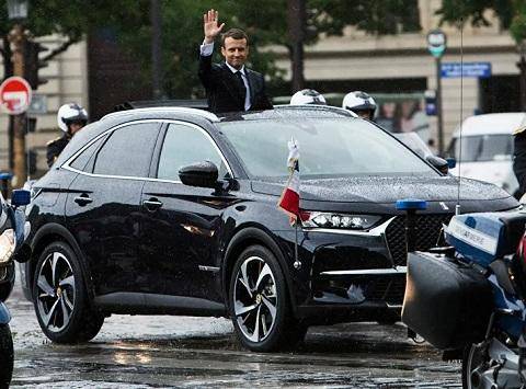 لوحات مضادة للفيروسات بسيارات الرئيس الفرنسي