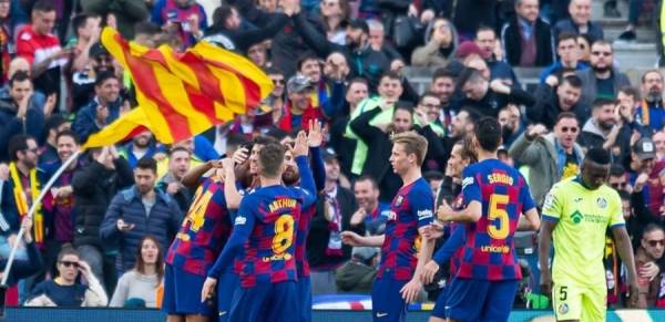 الأزمات تعصف داخل أسوار برشلونة.. استقالات بالجملة!