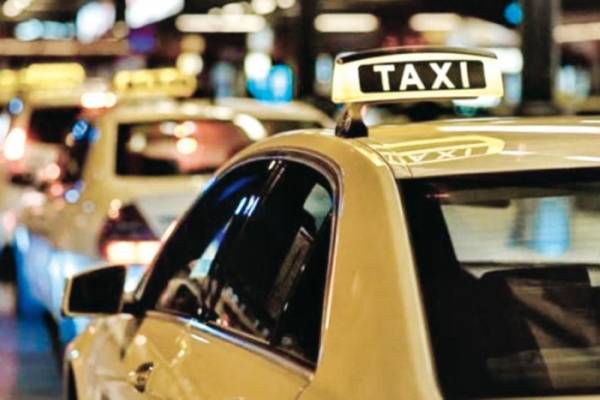 آلية تقديم التاكسي لخدمة التوصيل المنزلي