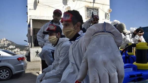 الجزائر تسجل 19 وفاة و64 إصابة جديدة بفيروس كورونا