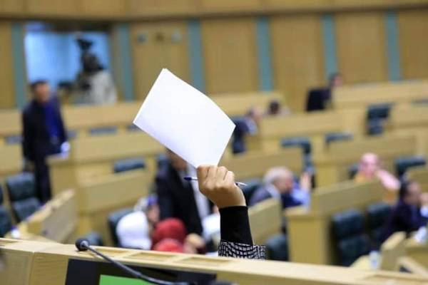 مجلس النواب يعيش على اجهزة التنفس الاصطناعي ما بين الحجر والعزل