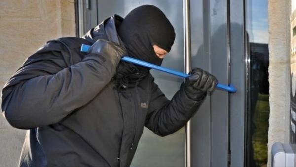 الأمن يكشف قضايا سرقات لمنازل ومركبات