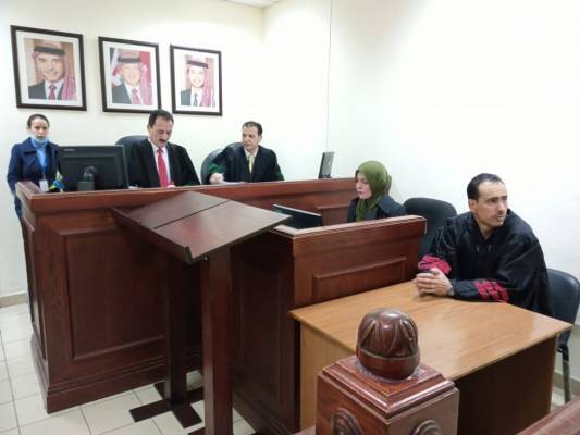 كورونا.. “بداية اربد” تعقد أول محاكمة عن بعد وتقرر تمديد توقيف 5 متهمين