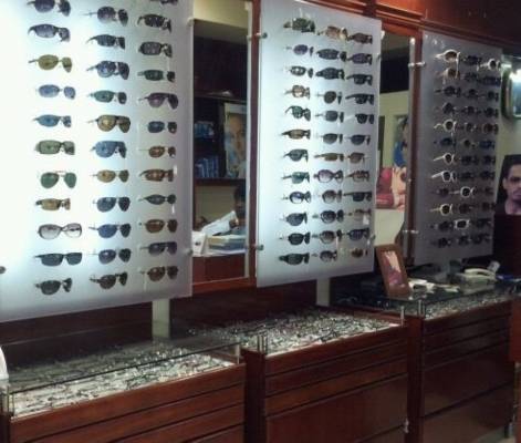 الموافقة على فتح محال البصريات