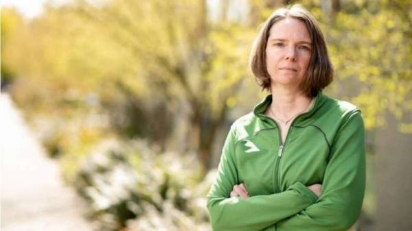 من حجرها الصحي.. أول متطوعة تروي تجربتها مع لقاح كورونا المحتمل