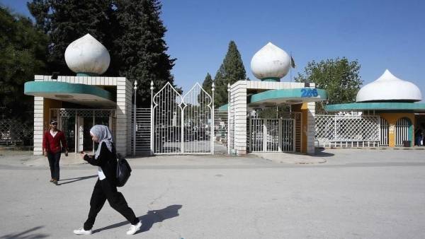 التعليم العالي : اجراء الامتحان النهائي في الحرم الجامعي ،، وعلامة غير مكتمل للطالب الوافد