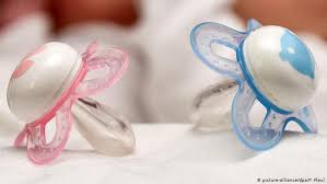 تخليداً لهذه الفترة.. أم  تطلق على توأمها تسمية كوفيد وكورونا