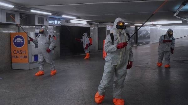 وزير الصحة البولندي: وباء كورونا سيستمر لعام كامل