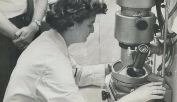 هذه قصة المرأة التي شخصت أول أنواع فيروس كورونا