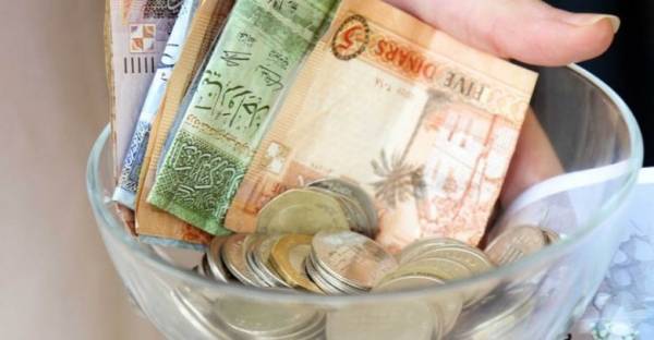 لماذا لم يشمل قرار الاقتطاع من الرواتب الوزراء السابقين ،، وهل سيشملهم القرار في الايام المقبلة ؟!