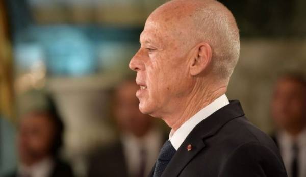 ما قصة “البيضة التي أهديت للرئيس التونسي؟!