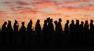 فيروس كورونا يجبر رجل على البقاء وحيداً في بلدة الأشباح